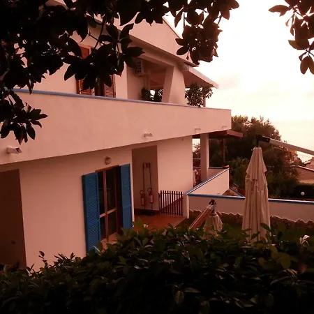 Betta Oda ve Kahvaltı 4*